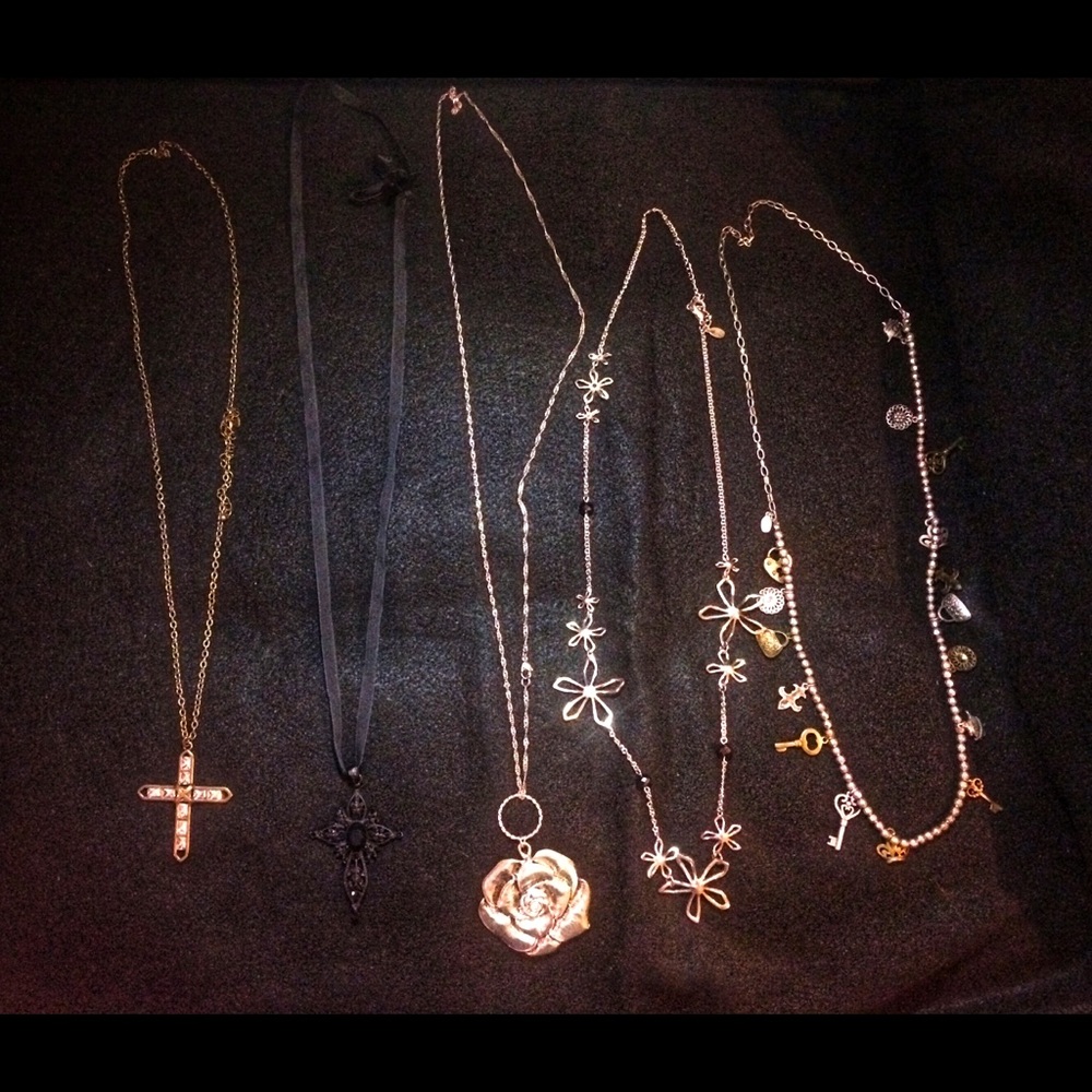 Bundle of long necklaces! So pretty!